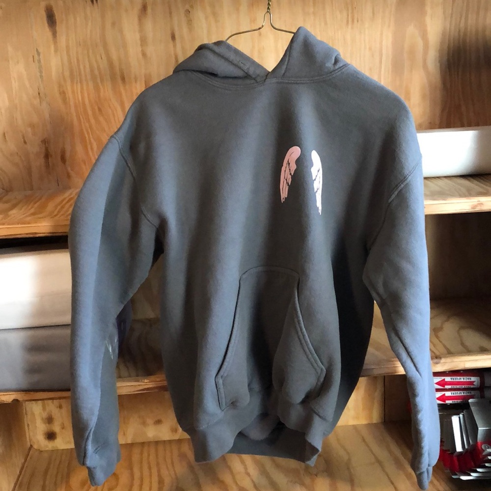 sweatshirt
